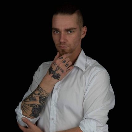 Robin Valeš